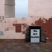 Howard Rotbat - Walker_Look out